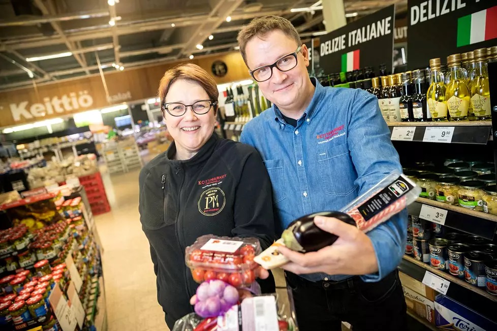 Kalle Wahlroos ja Teija Färm ottavat vaikutteita kauppaansa kotoa | Plusprint.fi